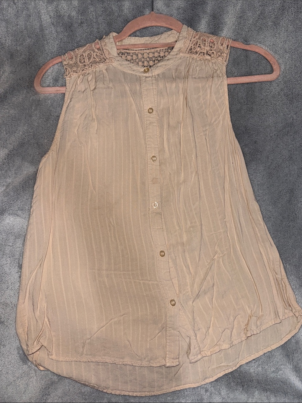 💥10 items for $10💥Sweet Wanderer Sleeveless Lace Yoke Button-Front Top
